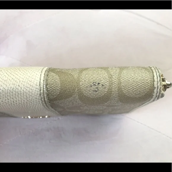 COACH ACCORDION WALLET - Picture 6 of 16